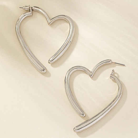 Luxe Vday Valentine’s Day heart Loop Earrings - Picture 7 of 9